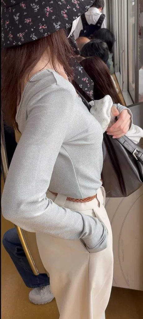 【再販】《４K・高画質》 No.1564「ほぼ、こぼれ出ている！？上流階級美人奥様の美乳」-5