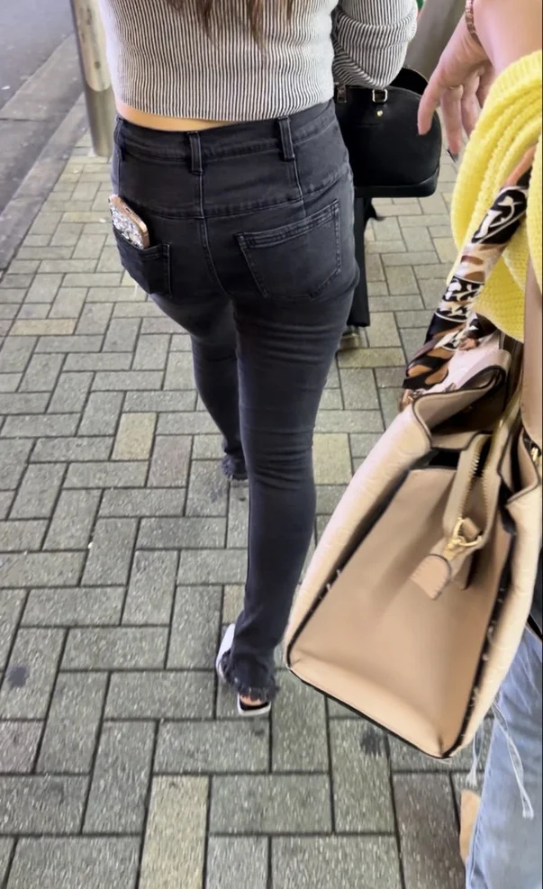 デニム女子コレクションVol.183 美尻デニムのお姉さんとヘソだしグレーデニムのお姉さん２選！-4