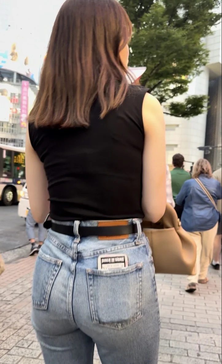 デニム女子コレクションVol.183 美尻デニムのお姉さんとヘソだしグレーデニムのお姉さん２選！