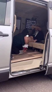 【再販】白昼堂々連続フェラ抜き！パート中に呼び出してフェラ抜きさせた後友人も参加させてフェラ抜きさせた