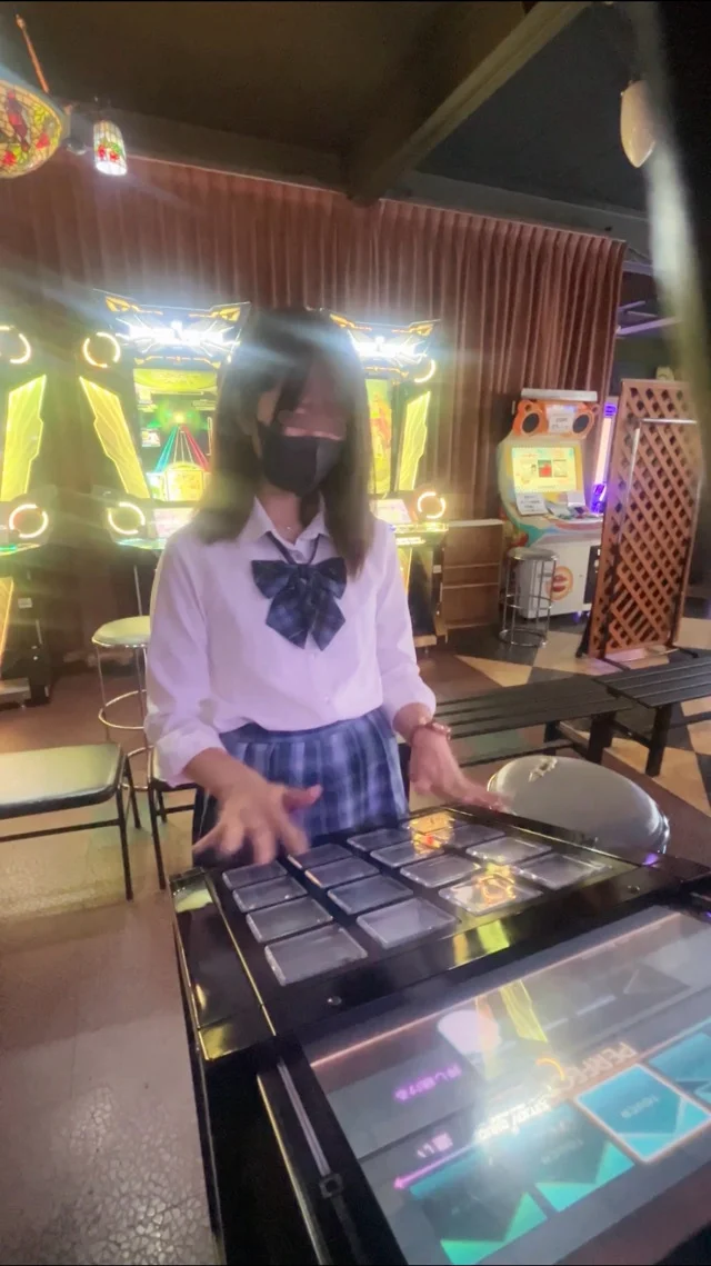 【放課後青チェJK】ゲーセンで音ゲーに夢中とう〇つ！最後までつけたらまさかのパ〇活？-2