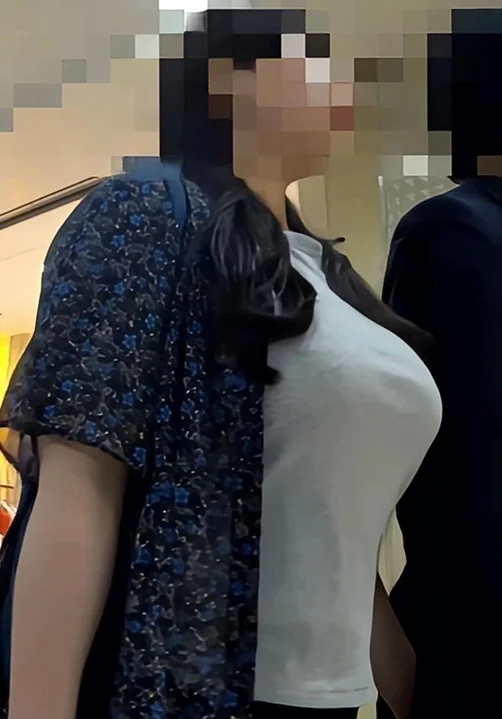 【再販】223爆乳が目立ちまくる豊満彼女