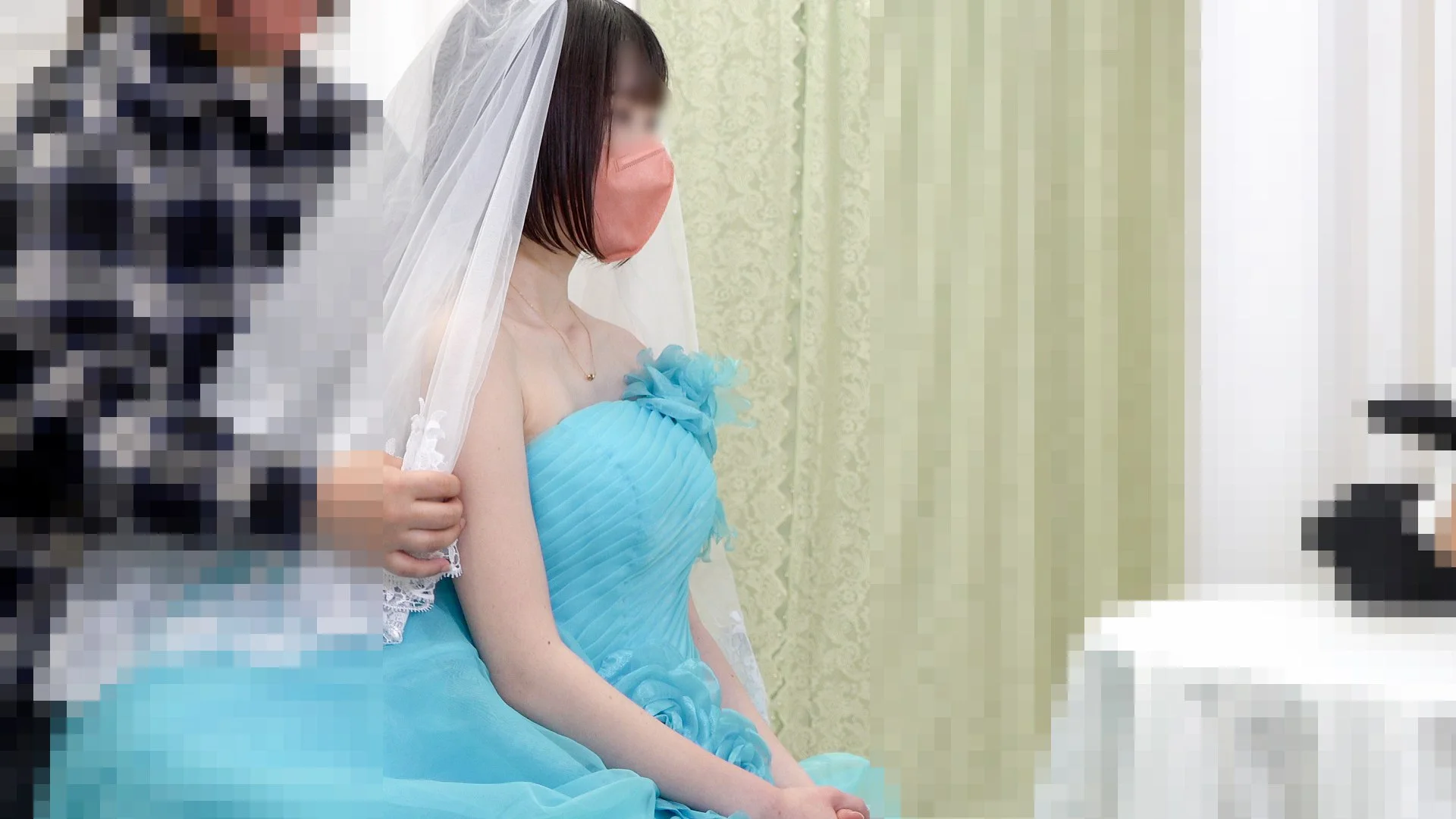 vol.76後編【花嫁さんの生着替え】結婚式の裏側！美乳花嫁さんのお色直し・若妻さんのお着替え　２名-3