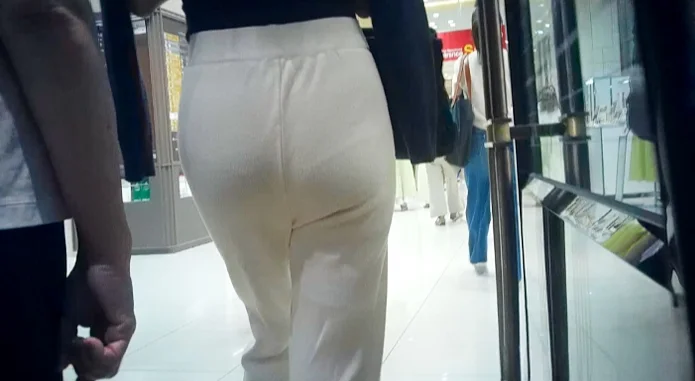 (13名収録)完璧にボディメイクされた激エロ美ボディのピタピタスウェットパンツ、ハイスペック超絶美女の極上タイトデニム美巨尻など-4