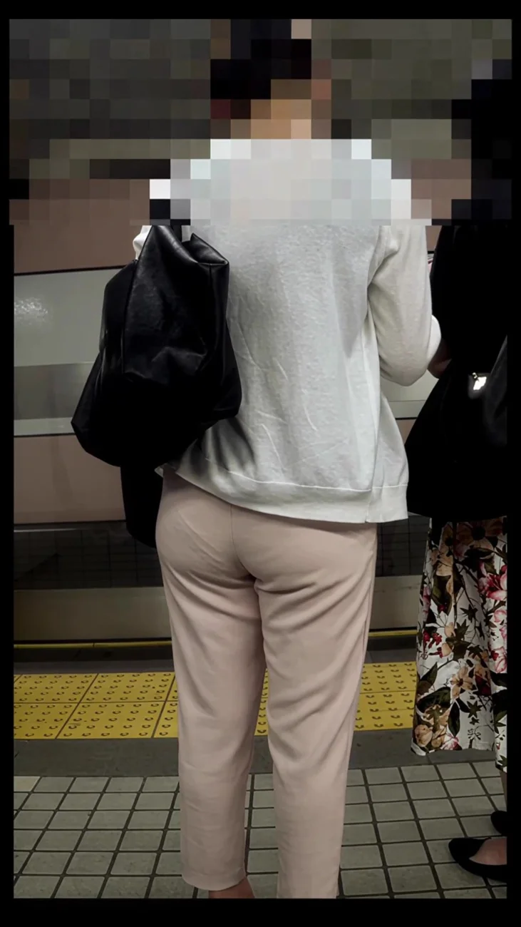 【再販】225性格の良さそうなお姉さんの極むちエロパンティライン-1