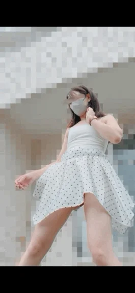 【風チャレ！！】キャミにドット柄のサテンひらひらスカートでパンツはまさかの…♡♡