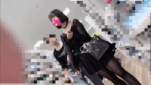 ニーハイにミニスカのセクシーなスタイルにチラ見えする花柄グレー色の綿生Pのギャップが良きです！ JK52S-4K