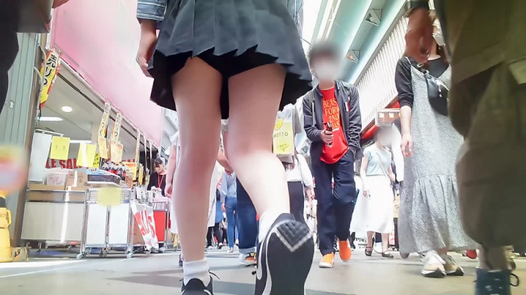 【豪華3本セット】ミニスカ女子の脚を至近距離で眺める動画シリーズ-4