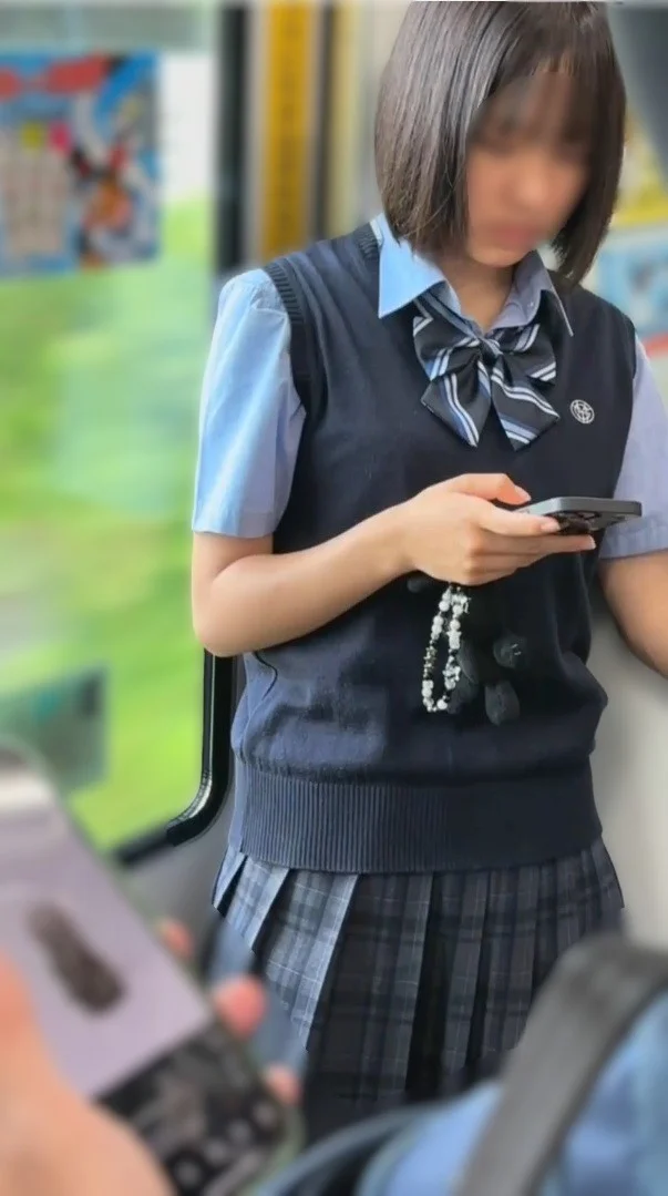 青春の風景１０　清廉美顔の制服美人の奥ゆかしい小さな突き出しに大きな勃起射精で育て合いたい♡