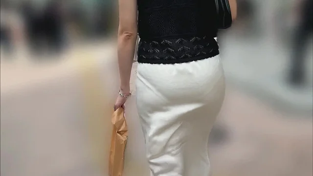 【再販】収録時間４分33秒！絶対に夜職！グラマラスなボディーラインのエロいお姉さんの後ろ姿を凝視(/ω＼)