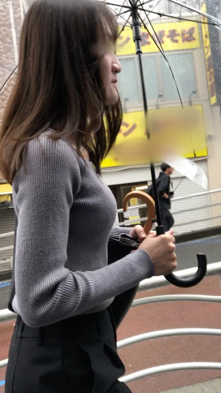 【横からの眺め424】スリム体型のＯＬは意外にも隠れ巨乳！