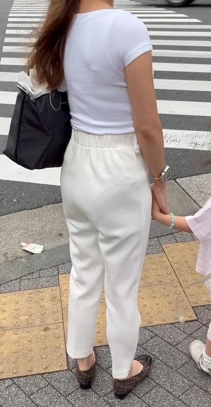 【再販】《４K・高画質》 No.1647「タワマン住まいのセレブ美人妻！透けまくるPラインと強調しまくる美乳でお迎え」