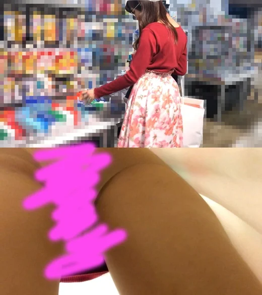 【女子アナ風JD】パンチラ狙いだったのに・・・胸チラまで頂いちゃいました★-2